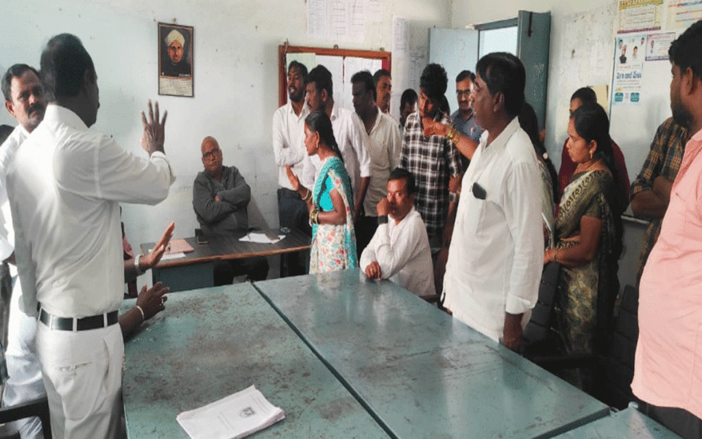 Rajapet : ప‌దో త‌ర‌గ‌తి విద్యార్థిని చిత‌క‌బాదిన ఇంట‌ర్ విద్యార్థులు