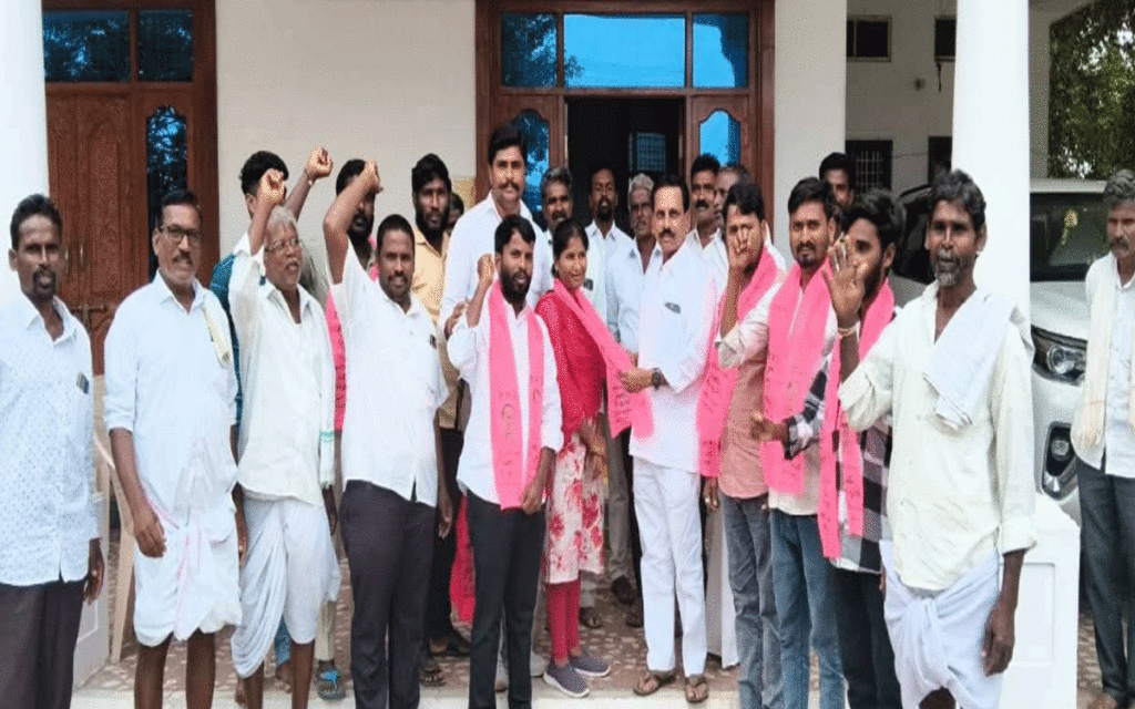 Devarakonda : తెలంగాణ రాష్ట్రానికి బీఆర్ఎస్ పార్టీయే శ్రీరామ రక్ష : మాజీ ఎమ్మెల్యే రమావత్ రవీంద్ర కుమార్