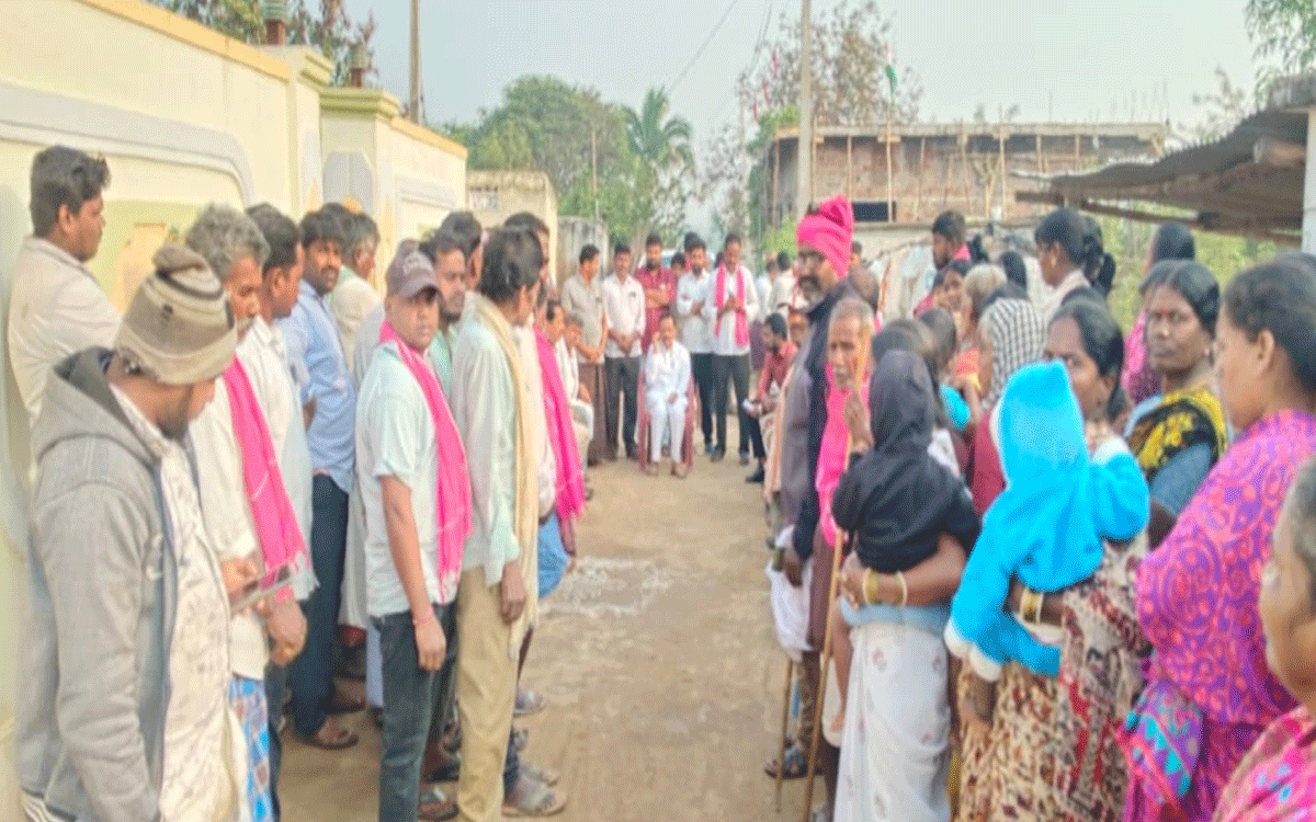 Devarakonda Rural : కేసీఆర్ అభివృద్ధి, సంక్షేమాలే మన అభ్యర్థులను గెలిపిస్తాయి : మాజీ ఎమ్మెల్యే రవీంద్ర కుమార్