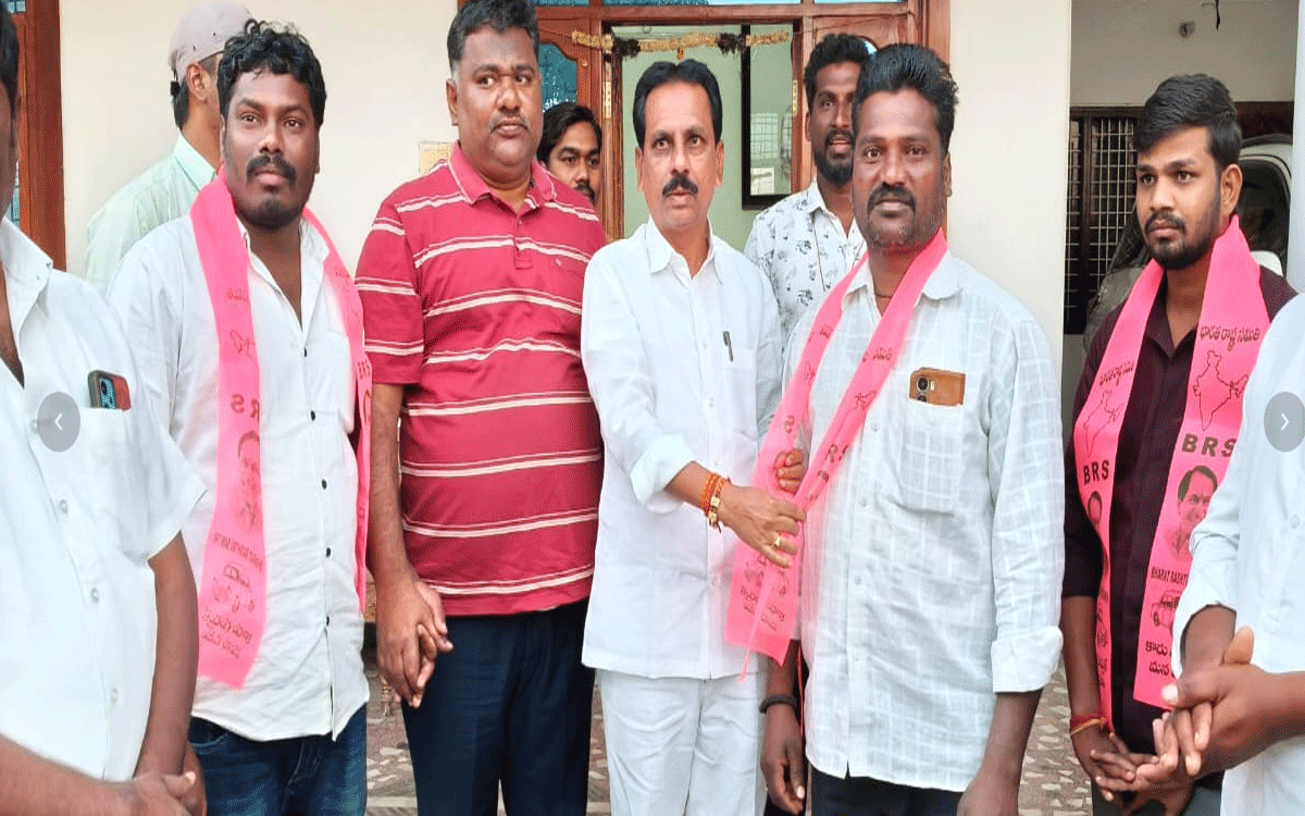 Devarakonda : స్థానిక సంస్థల ఎన్నికల్లో బీఆర్ఎస్‌ సత్తా చాటాలి : మాజీ ఎమ్మెల్యే రవీంద్ర కుమార్