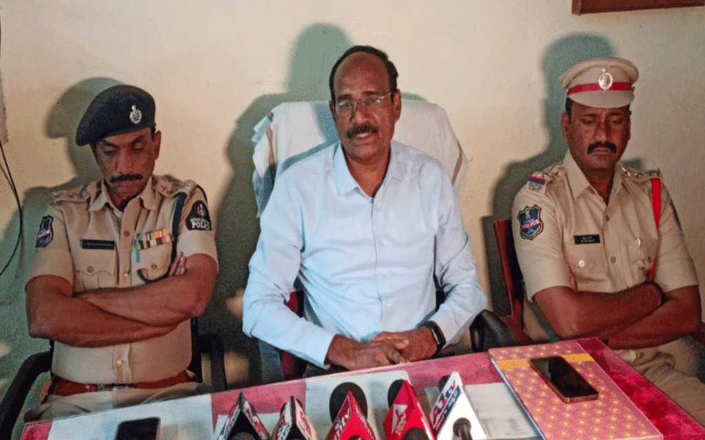 Rajapet : రాజాపేట‌ గురుకుల పాఠ‌శాల విద్యార్థులకు అధికారుల‌ కౌన్సెలింగ్