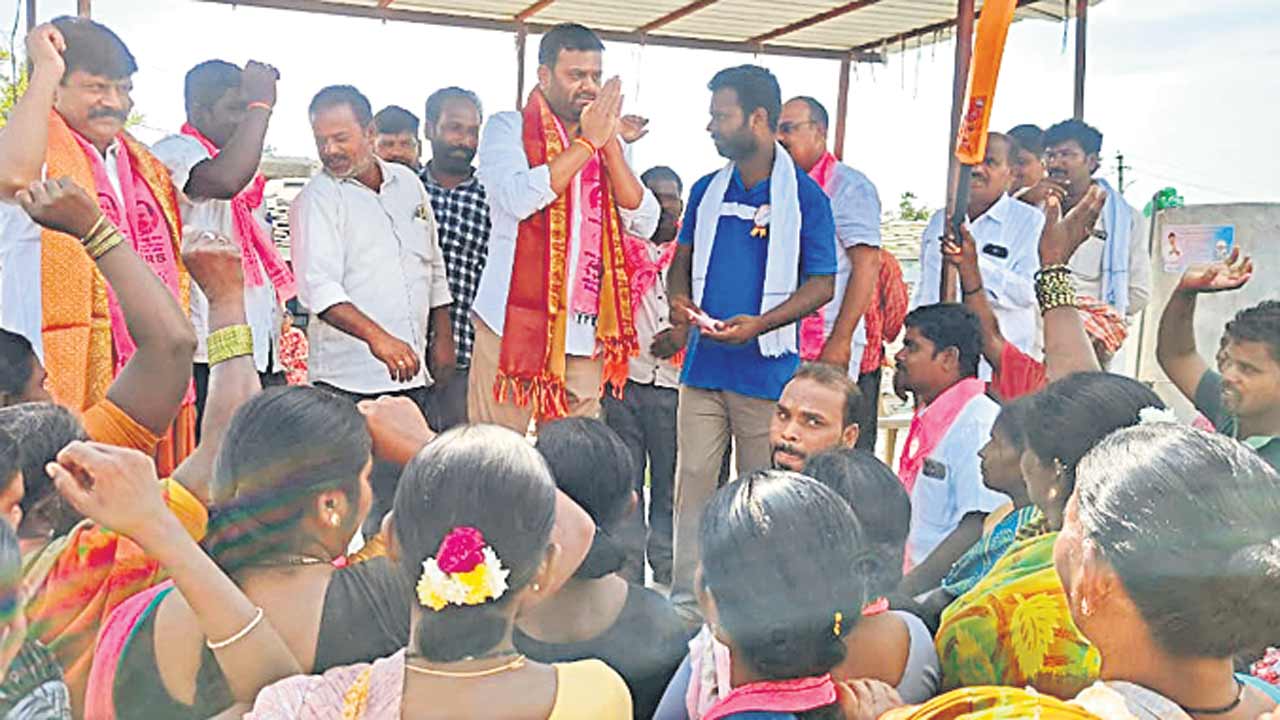 ప్రచార హోరు