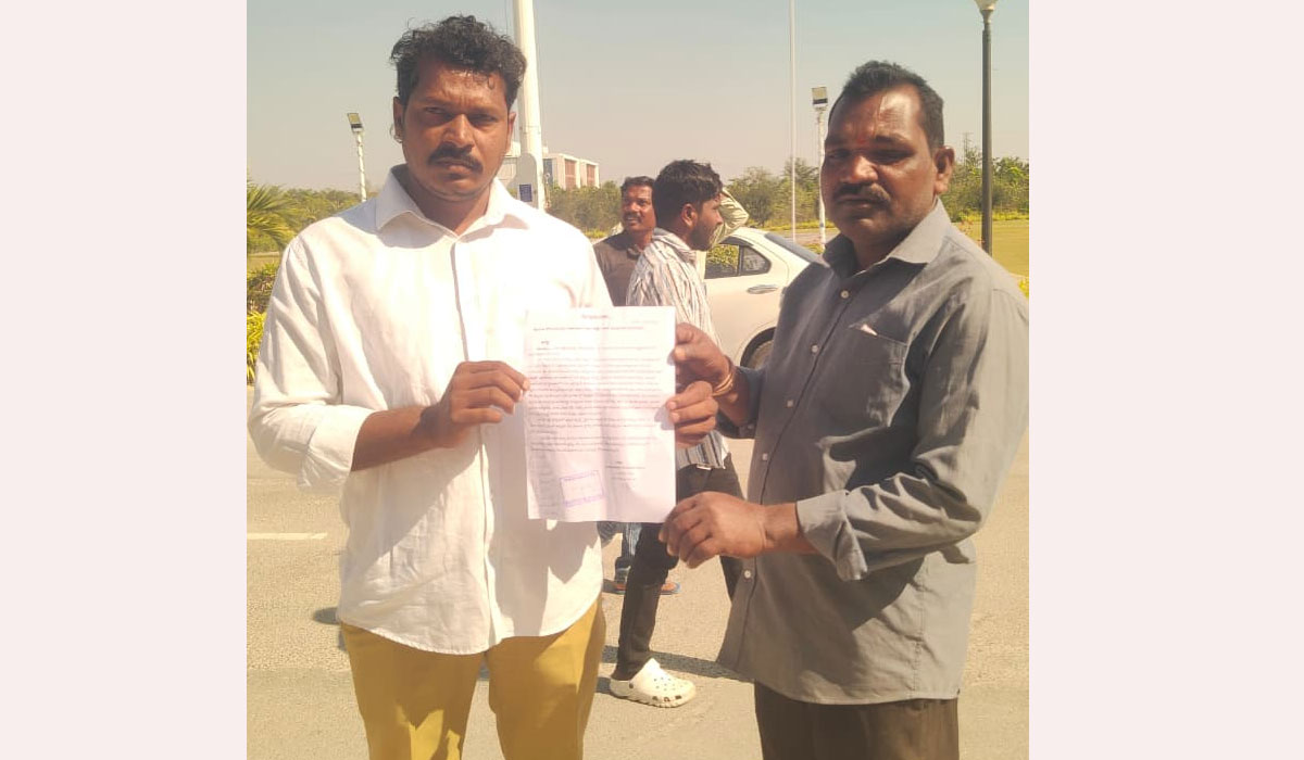 Sarangapur | సారంగాపూర్‌లో అర్హులైన పేదలకు ప్రభుత్వ భూమిని పంచి ఇవ్వాలని కలెక్టర్‌కు వినతి