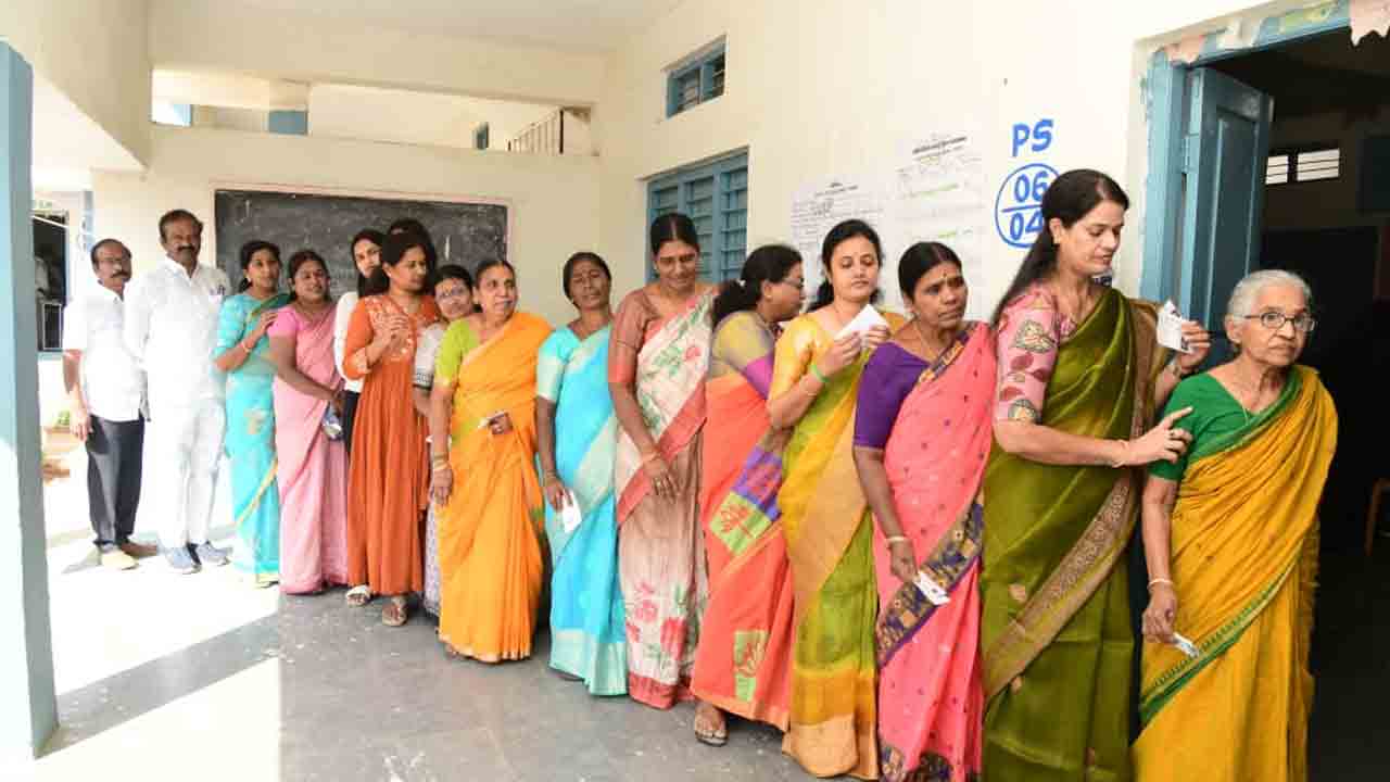 Sarpanch elections | ముగిసిన చివరి విడత సర్పంచ్ ఎన్నికలు..మరికాసేపట్లో రానున్న తుది ఫలితాలు