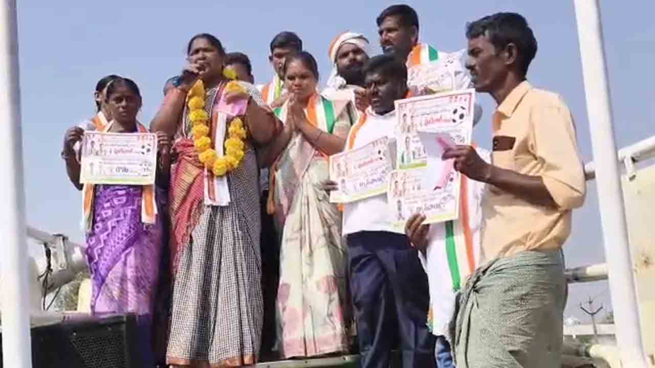 Mulugu | ఎన్నికల ప్రచారంలో మంత్రి సీతక్కకు చేదు అనుభవం.. పథకాల అమలుపై నిలదీసిన ప్రజలు : వీడియో