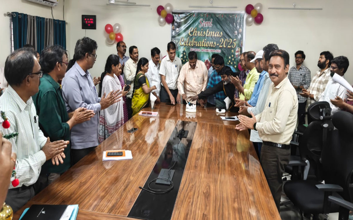 Ramavaram : కొత్తగూడెం ఏరియాలో సెమీ క్రిస్మ‌స్ వేడుకలు