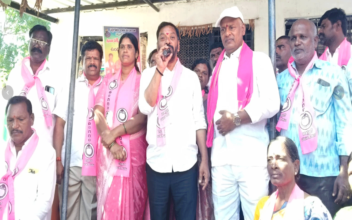 Bhoodan Pochampally : బీఆర్ఎస్ బలపరిచిన సర్పంచ్ అభ్యర్థులను గెలిపించండి : మాజీ ఎమ్మెల్యే పైళ్ల‌ శేఖర్ రెడ్డి