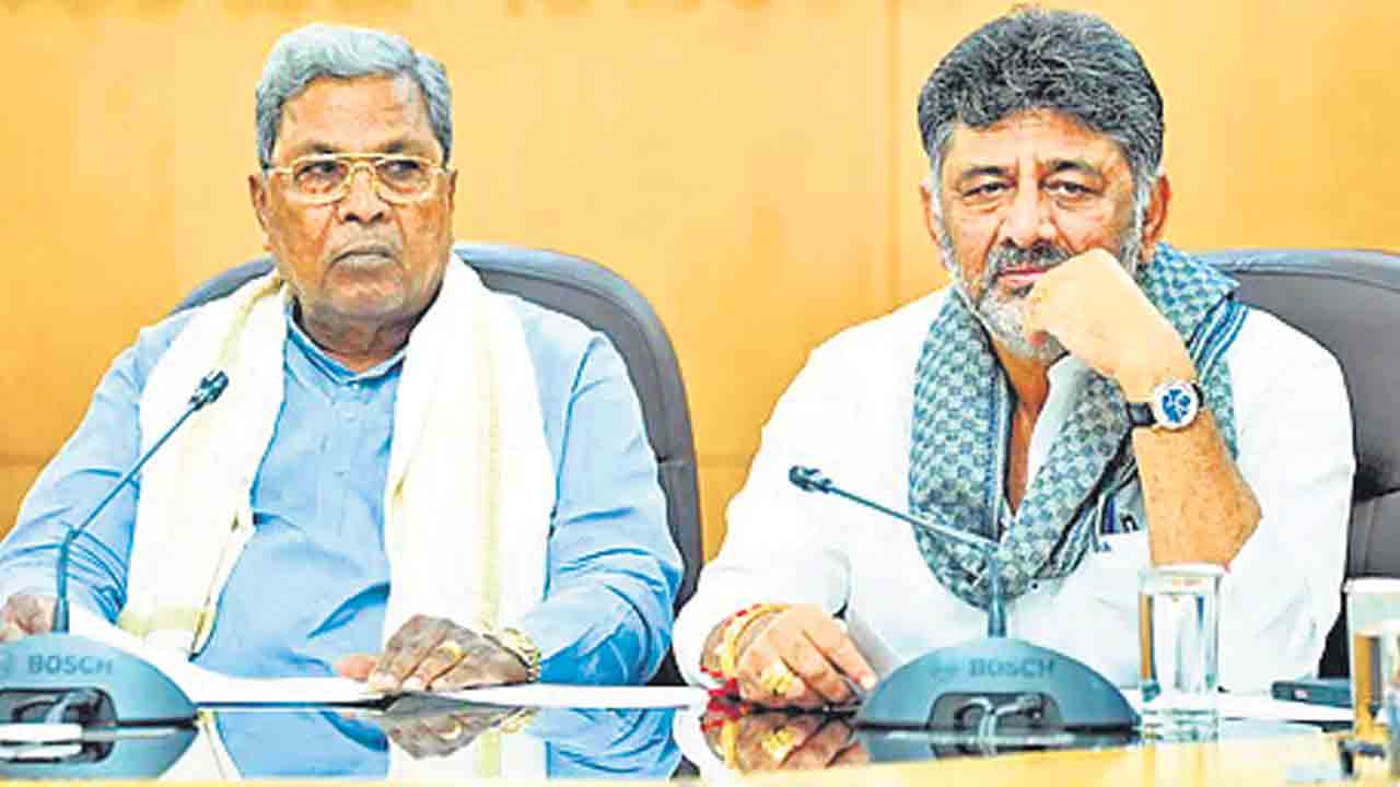 కర్ణాటక ఆర్టీసీ దివాలా!.. పేరుకుపోయిన శక్తి ఫ్రీ బస్సు స్కీమ్‌ 4 వేల కోట్ల బకాయిలు