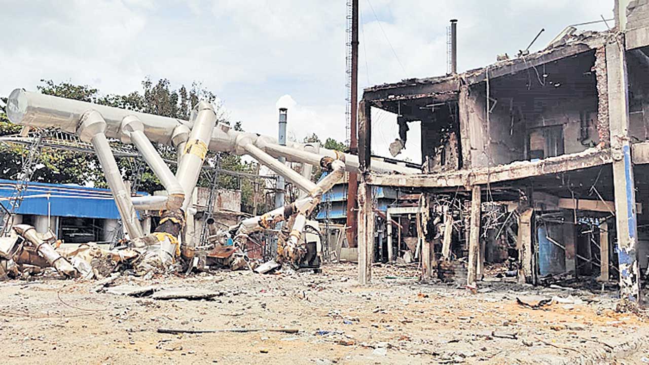 హైకోర్టు అక్షింతలతో కదిలిన యంత్రాంగం