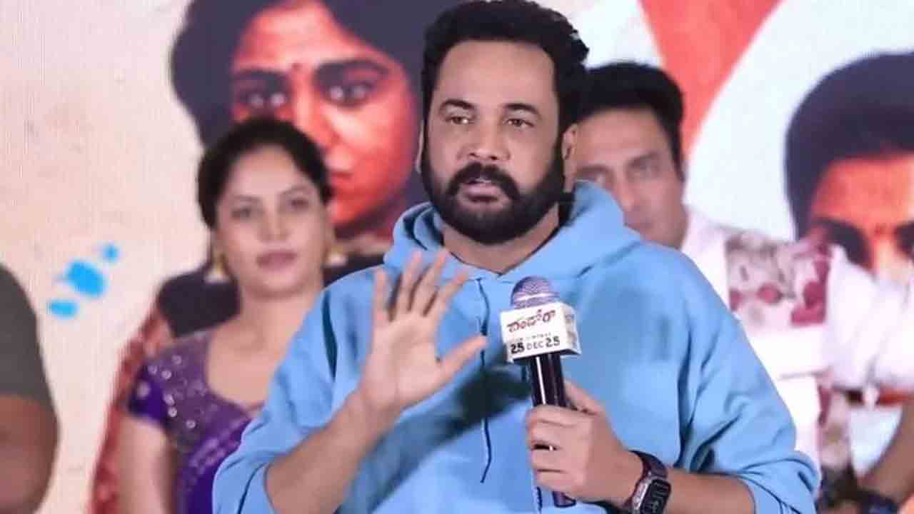 Hero Sivaji | నటుడు శివాజీకి మహిళా కమిషన్ నోటీసులు..!