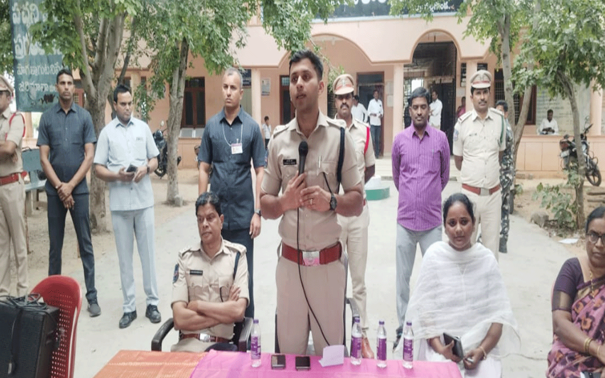 Nilagiri : ఎన్నికల నియమావళికి లోబడి నడుచుకోవాలి : ఎస్పీ శరత్ చంద్ర పవార్