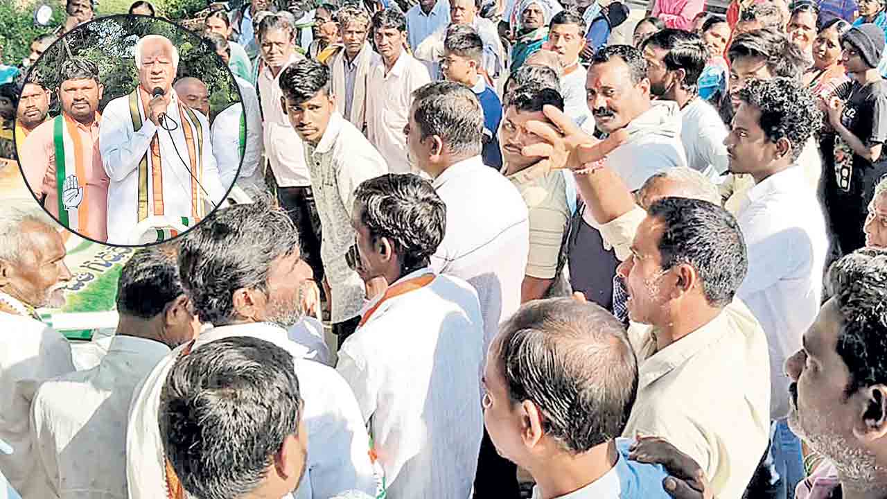 ఎరువుల కోసం ఎమ్మెల్యే శ్రీహరిని నిలదీసిన రైతు