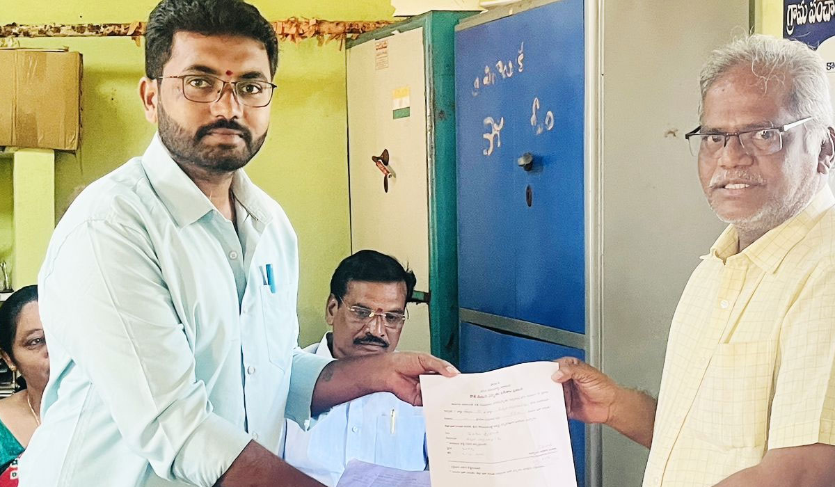 Pittala Yellaiyapalle | పిట్టల ఎల్లయ్య పల్లె ఉపసర్పంచ్ గా శ్రీకాంత్ ఎన్నిక