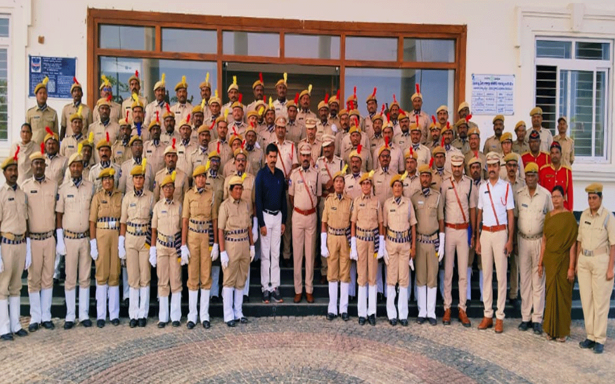 Suryapet Town : హోంగార్డ్స్‌ సేవలు వెలకట్టలేనివి : ఎస్పీ న‌ర‌సింహ‌