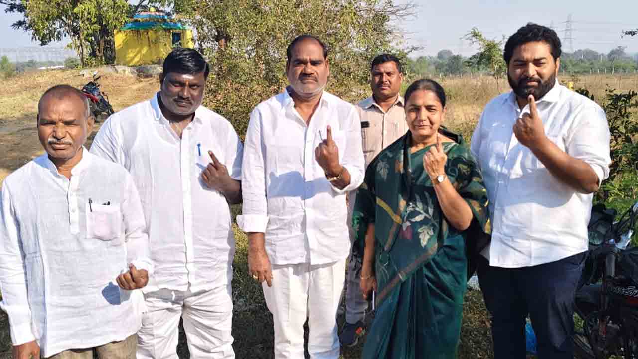 Shivvampeta | కాంగ్రెస్ నాయకులు పోలీసుల అండతో దౌర్జన్యాలకు పాల్పడుతున్నారు : ఎమ్మెల్యే సునీత లక్ష్మారెడ్డి 