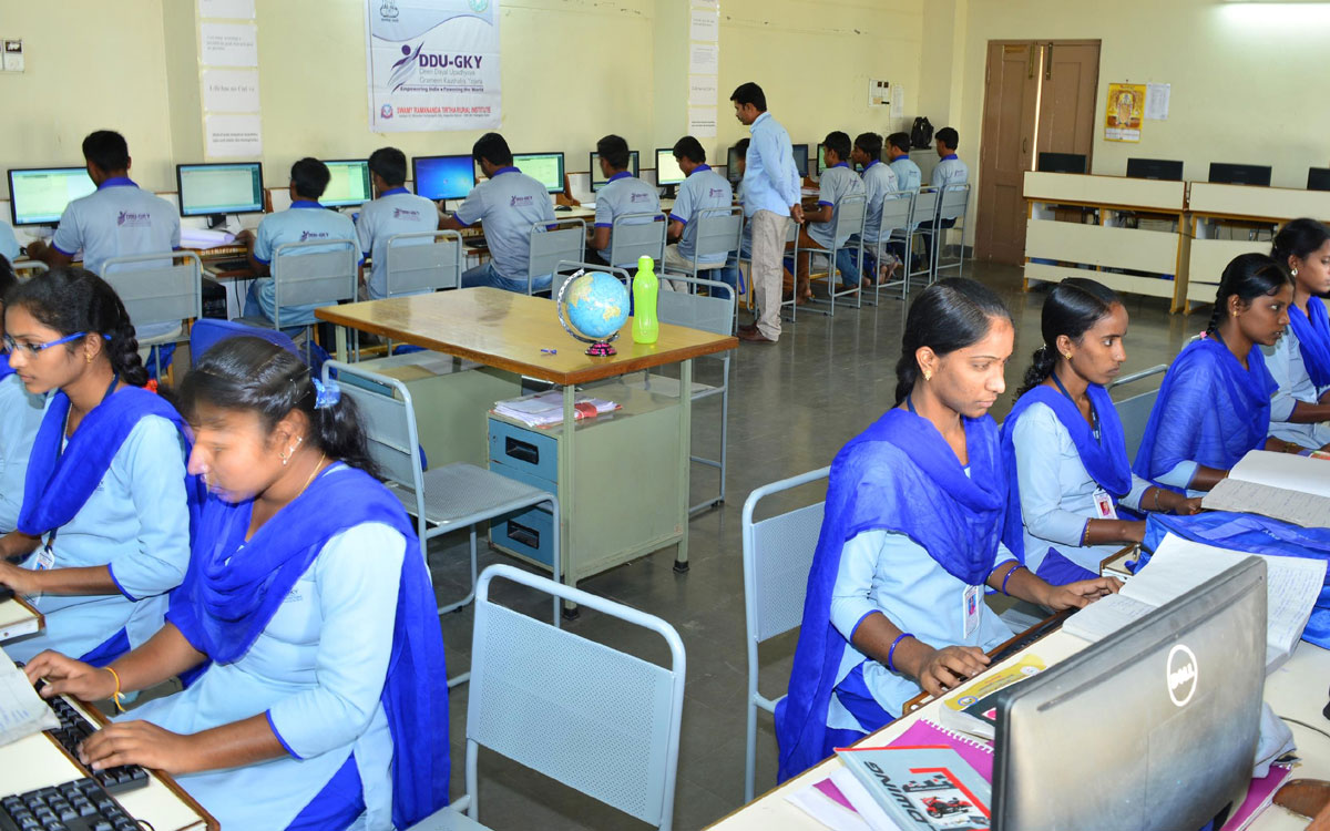 Bhoodan Pochampally : స్వామి రామానంద తీర్థలో సాంకేతిక శిక్షణ కోర్సులకు దరఖాస్తులు