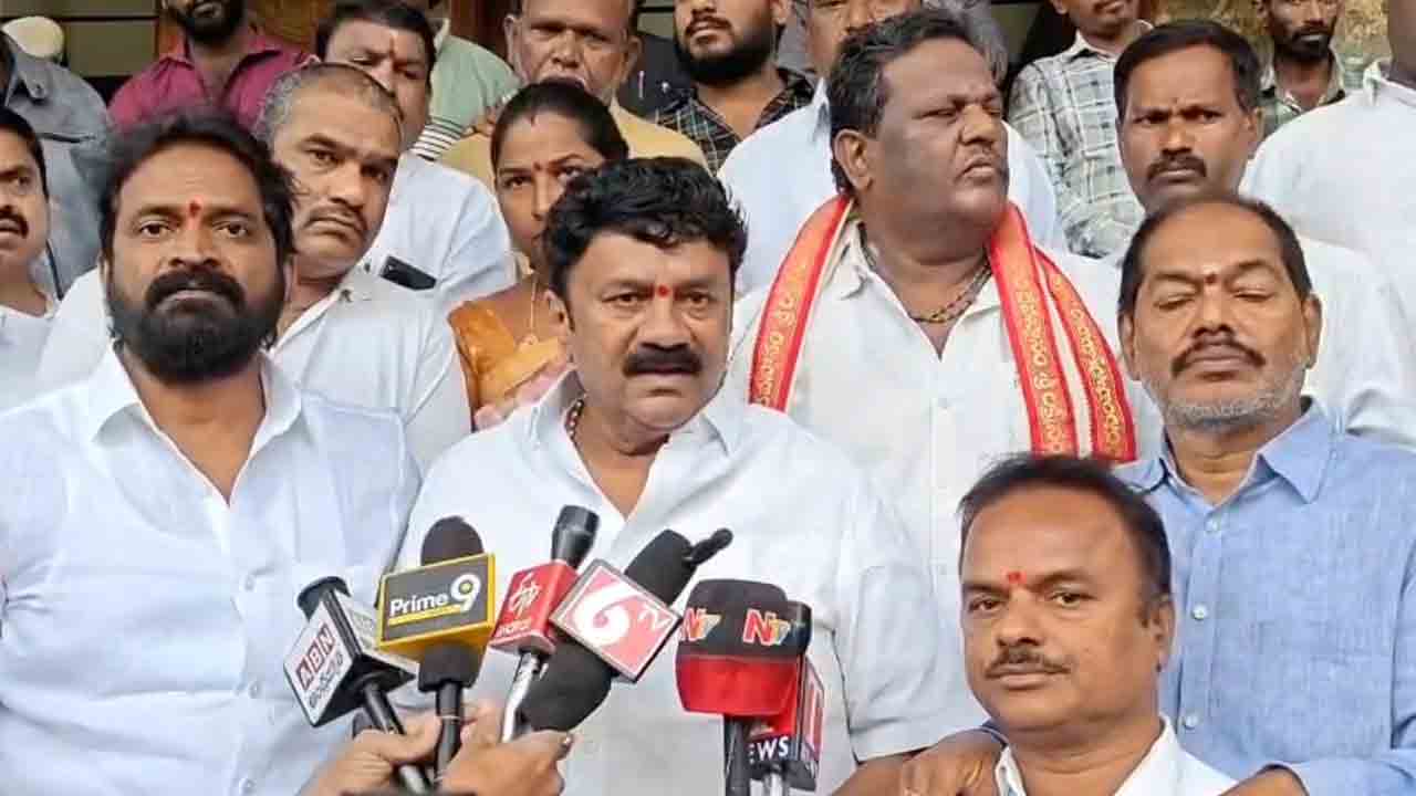 MLA Talasani Srinivas Yadav | సాయి ఈశ్వర్‌ను పరామర్శించిన ఎమ్మెల్యే తలసాని శ్రీనివాస్ యాదవ్