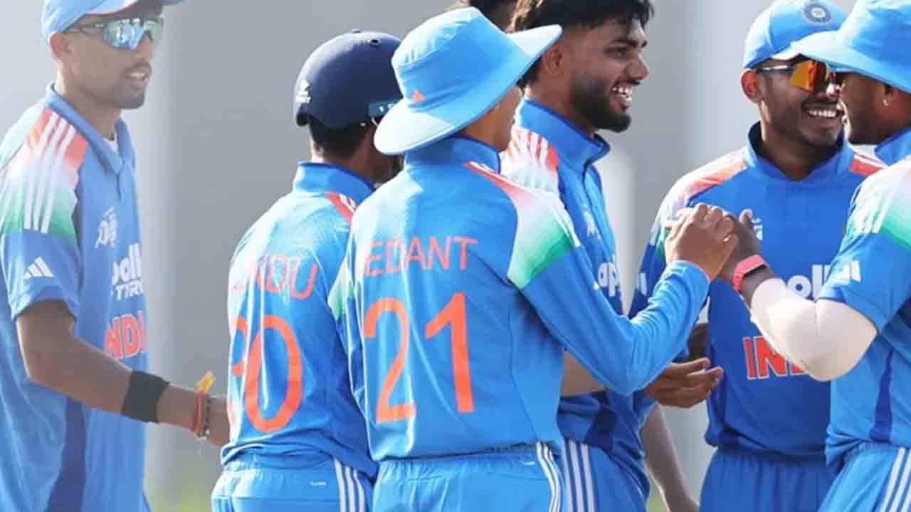 పాక్‌ చిత్తుచిత్తుగా.. యువ భారత్‌ ఘన విజయం