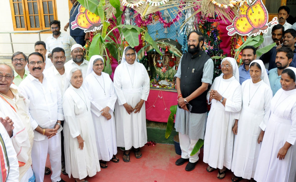 Kodada : యేసు ప్రవచనాలతో ప్రపంచ శాంతి : మంత్రి ఉత్తమ్‌కుమార్ రెడ్డి