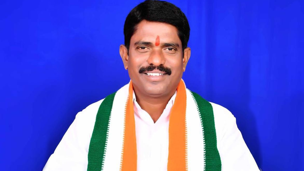 Vemulawada | మార్కెట్ కమిటీ చైర్మన్ పై దాడి.. ఎన్నికల నేపథ్యంలో ప్రత్యతి వర్గం దాడి