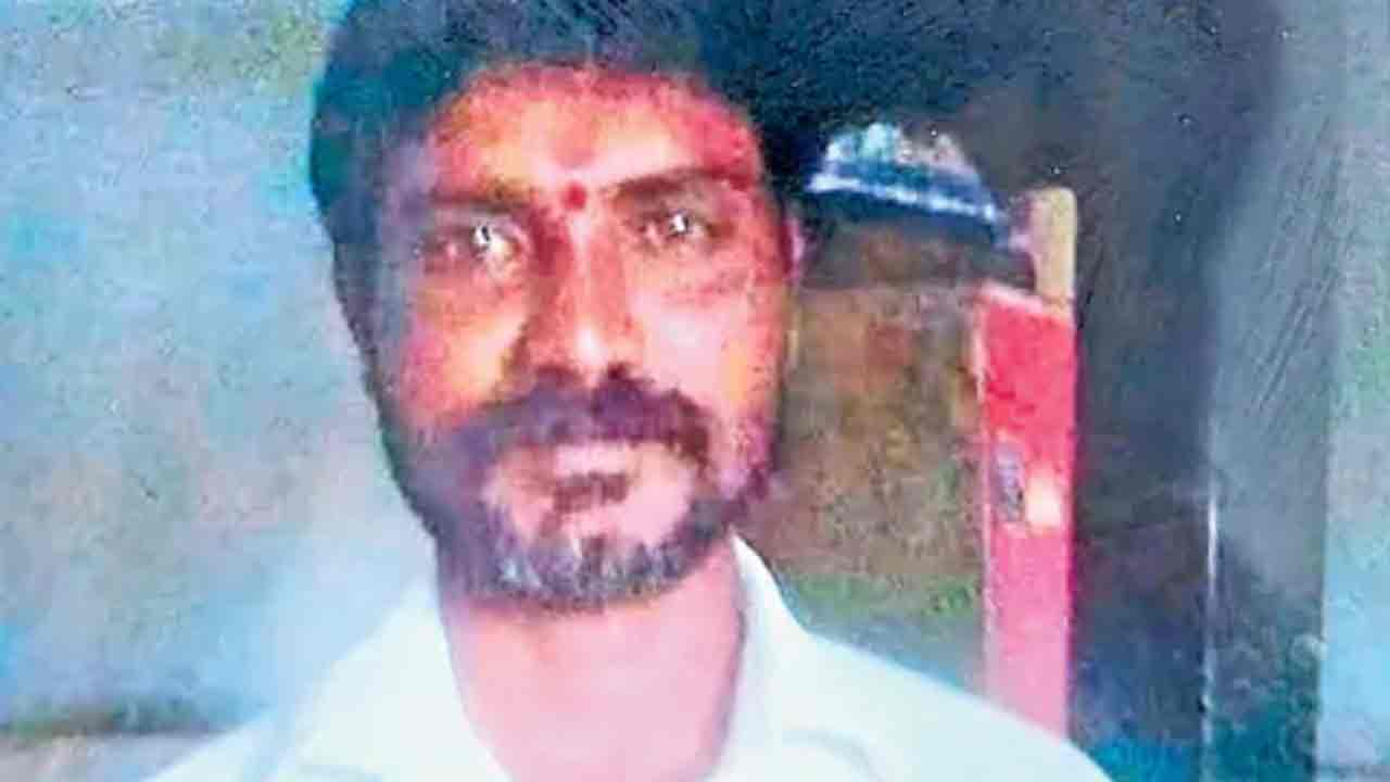 Ghatkesar | భార్య విడాకుల నోటీసు పంపిందని.. మనస్తాపంతో భర్త ఆత్మహత్య