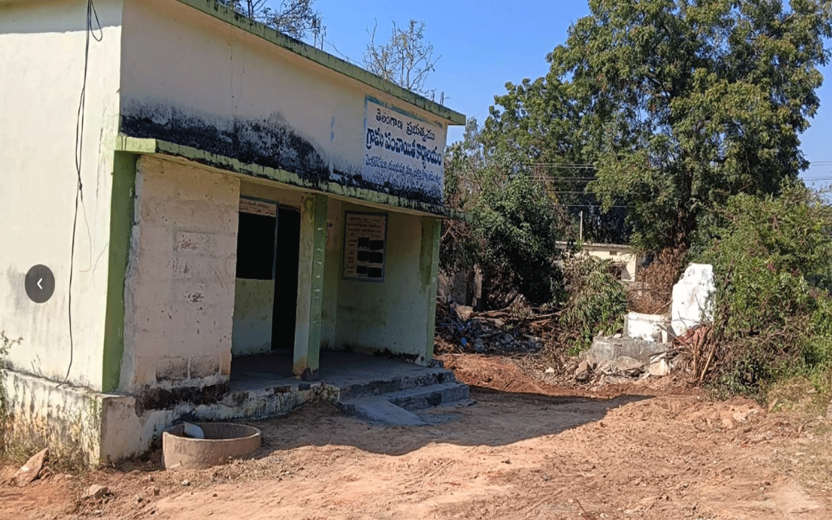 Bhadradri Kothagudem : జ‌న‌మే లేని ఊరిలో ఎన్నికలు