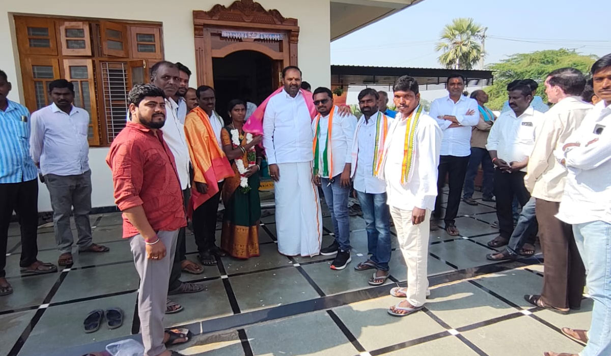 MLA Vijayaramana Rao | ఎమ్మెల్యే విజయరమణారావును సన్మానించిన పంచాయతీ పాలకవర్గం