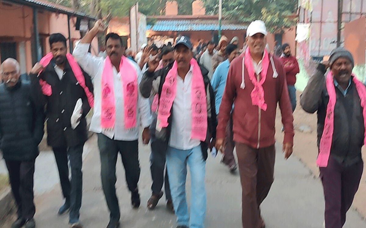 Ramavaram : 'సత్తుపల్లికి డిప్యూటేషన్‌పై వెళ్లిన వారిని వెంటనే వీకే కోల్ మైన్‌కు తీసుకురావాలి'