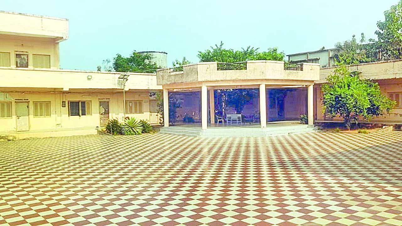 యువతకు శిక్షణేది?