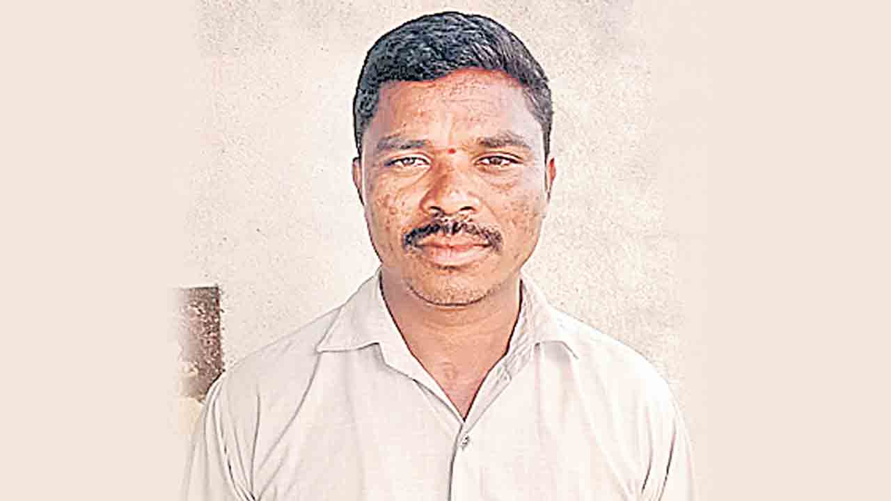 నామినేషన్‌ విత్‌డ్రాకు పోలీస్‌ ప్రెజర్‌!