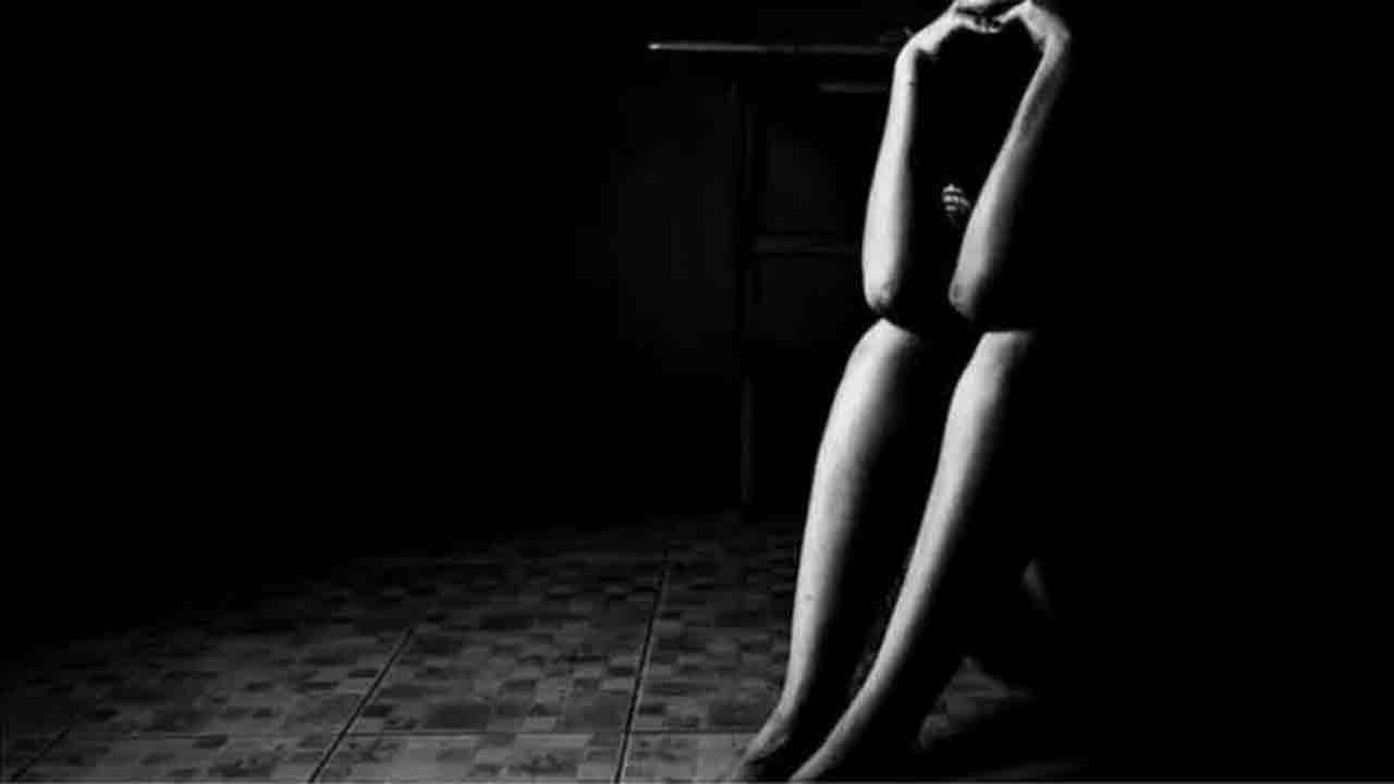 కన్నకూతురికి కడుపు చేసిన తండ్రి.. గద్వాలలో దారుణం