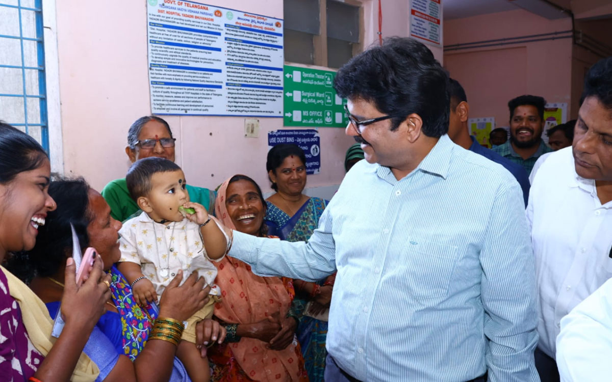 Yadadri Bhuvanagiri : యాదాద్రి భువనగిరి జిల్లా ఆస్పత్రి సిబ్బంది 82 మందికి షోకాజు నోటీసులు