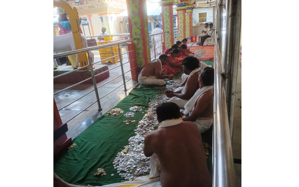 Nalgonda City : ధ‌ర్వేశిపురం ఎల్ల‌మ్మ ఆల‌య హుండీల లెక్కింపు