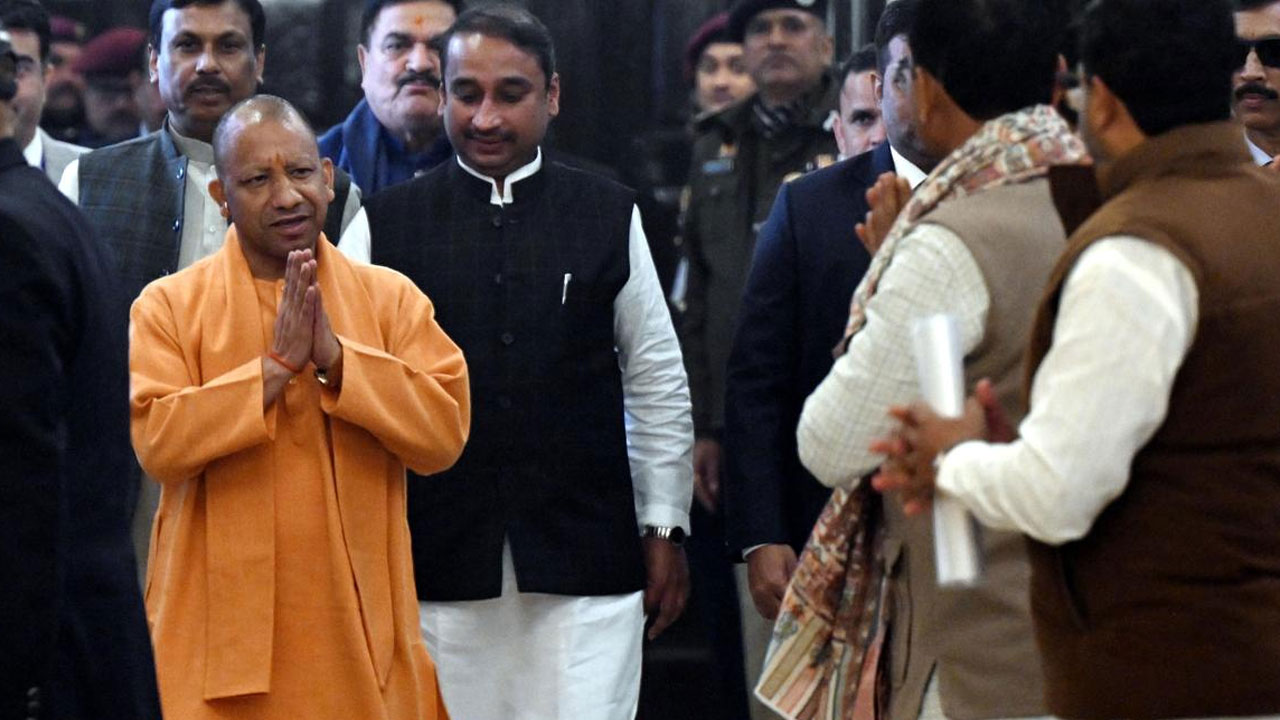 Yogi Adityanath: దో న‌మోనే.. యోగి ఆదిత్య‌నాథ్ వ‌ర్సెస్ అఖిలేశ్ యాద‌వ్