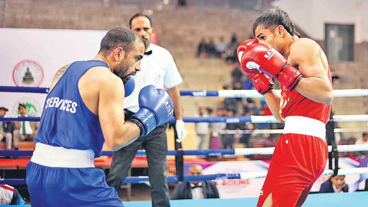 అమిత్‌ ముందంజ.. నేషనల్‌ బాక్సింగ్‌ టోర్నీ