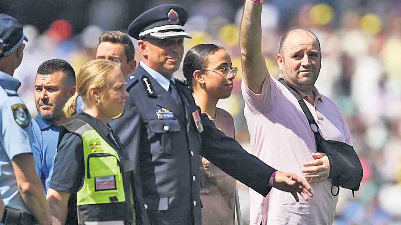 బాండీ బీచ్‌ మృతులకు సంతాపం