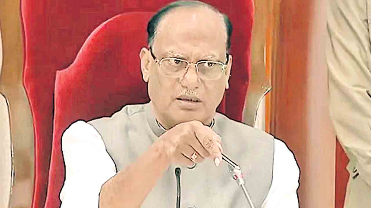 సీఎంకు చెప్పినా బిల్లురాలే.. సర్కార్‌ తీరుపై మండలి చైర్మన్‌ గుత్తా అసహనం