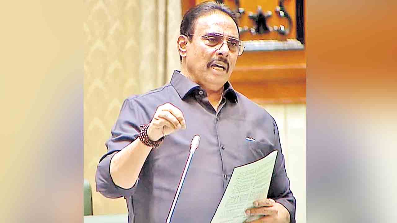 హైడ్రా పట్టించుకోవట్లేదు.. తాజ్‌ బంజారాపై ఫిర్యాదు చేస్తే చర్యల్లేవ్‌