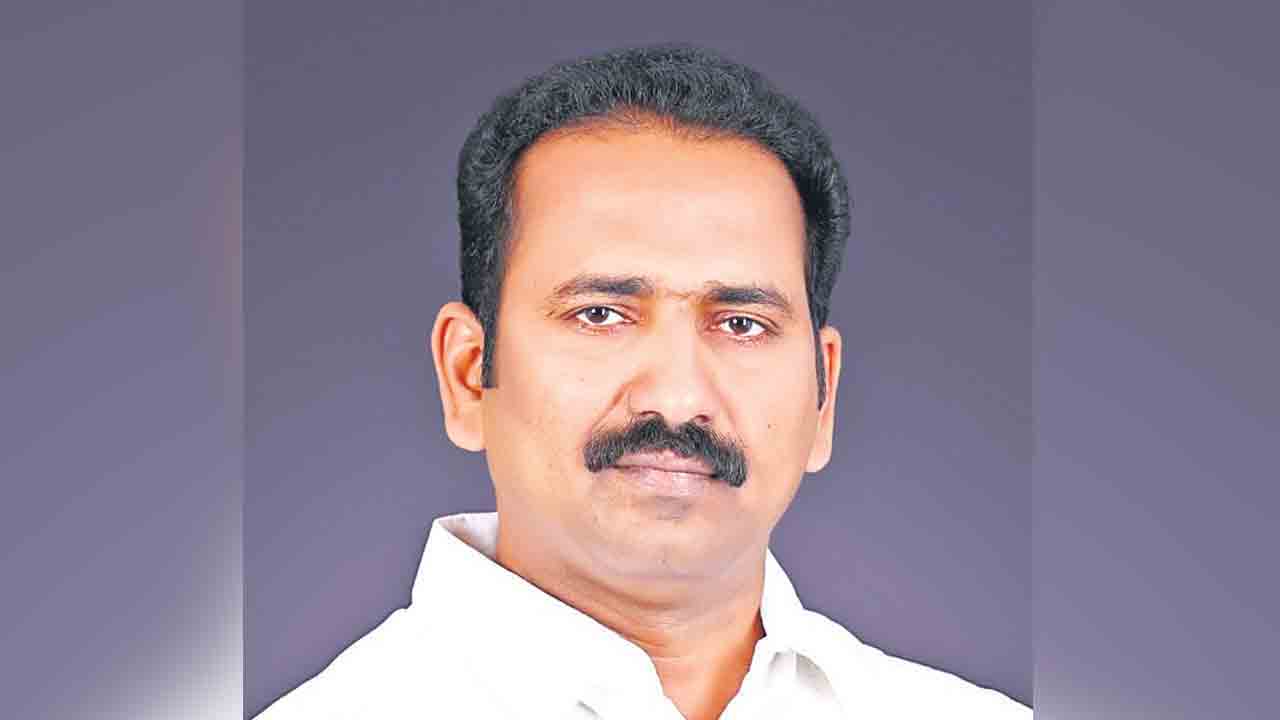 విద్యా సమస్యలు పరిష్కరించాలి : ఎమ్మెల్సీ శ్రీపాల్‌రెడ్డి