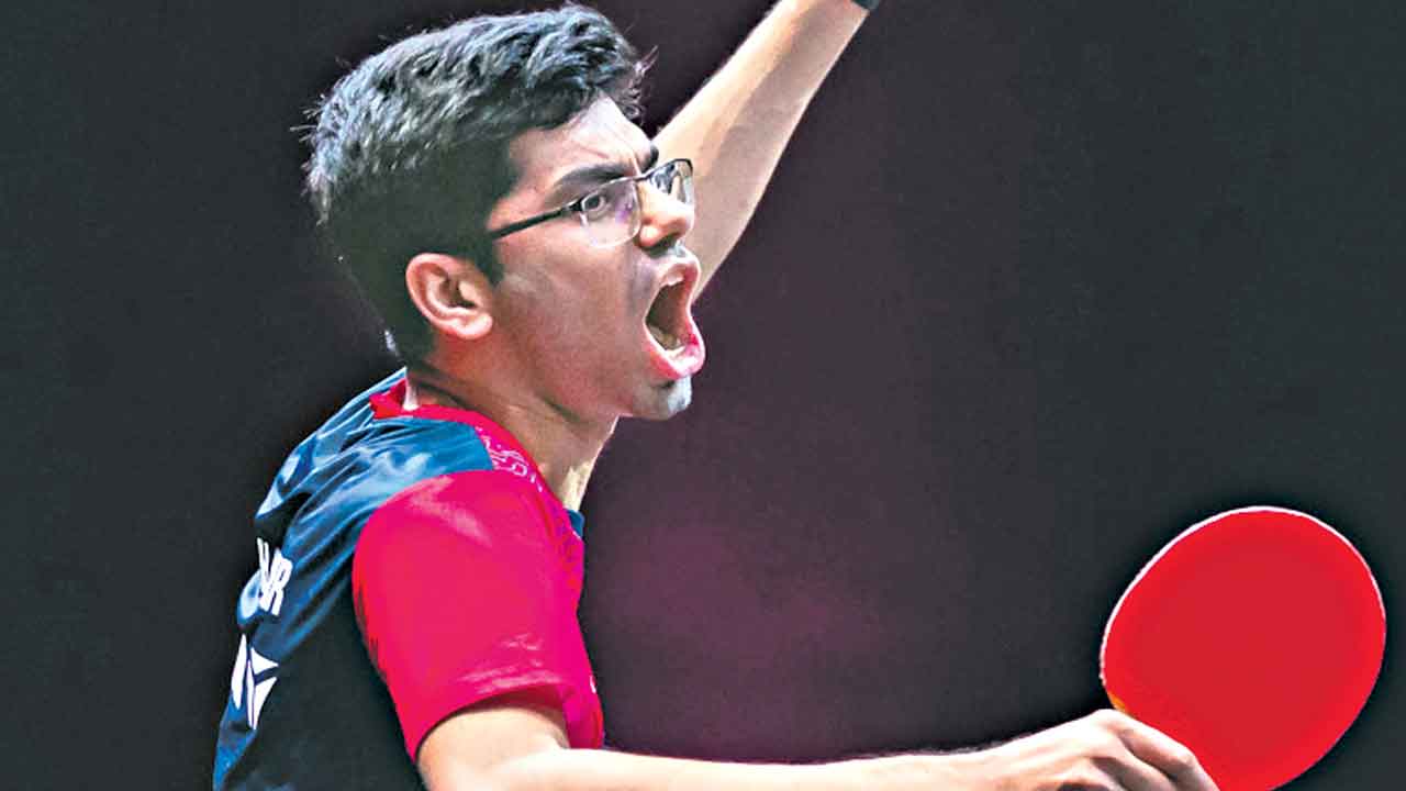 ఠక్కర్‌ సంచలనం.. ప్రపంచ 17వ ర్యాంకర్‌కు ఝలక్‌