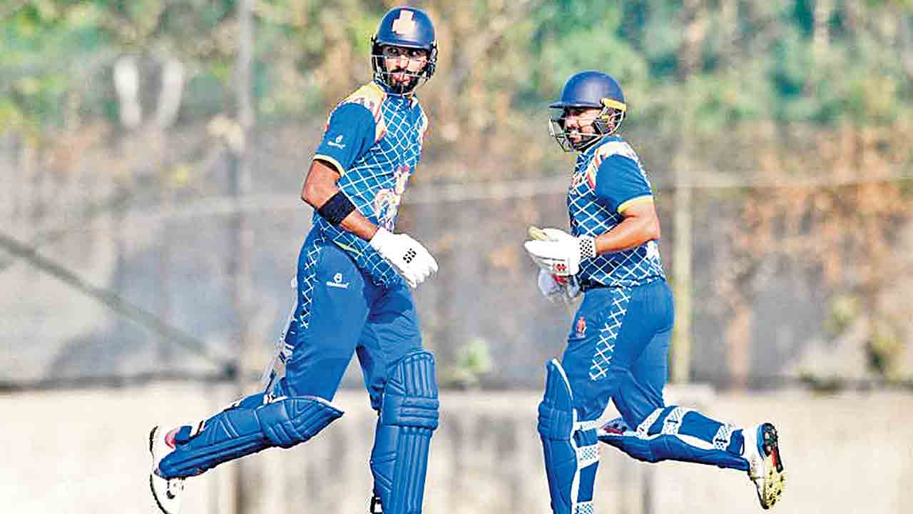 సెమీస్‌కు కర్ణాటక, సౌరాష్ట్ర