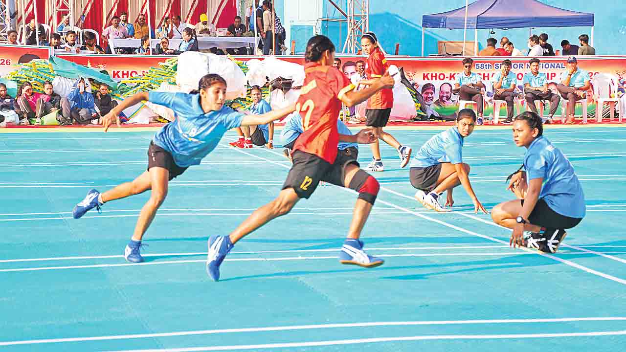 హోరాహోరీగా ఖోఖో పోటీలు