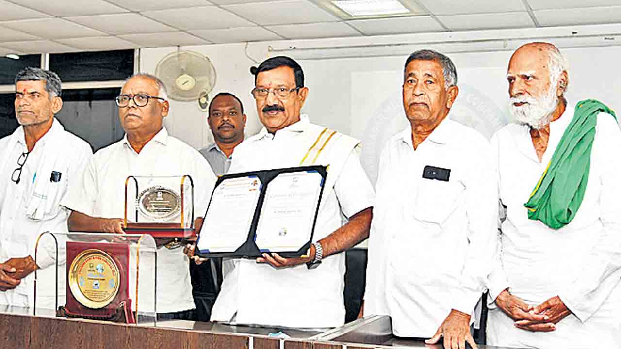 కరీంనగర్‌ డెయిరీకి ప్రత్యేక అవార్డు