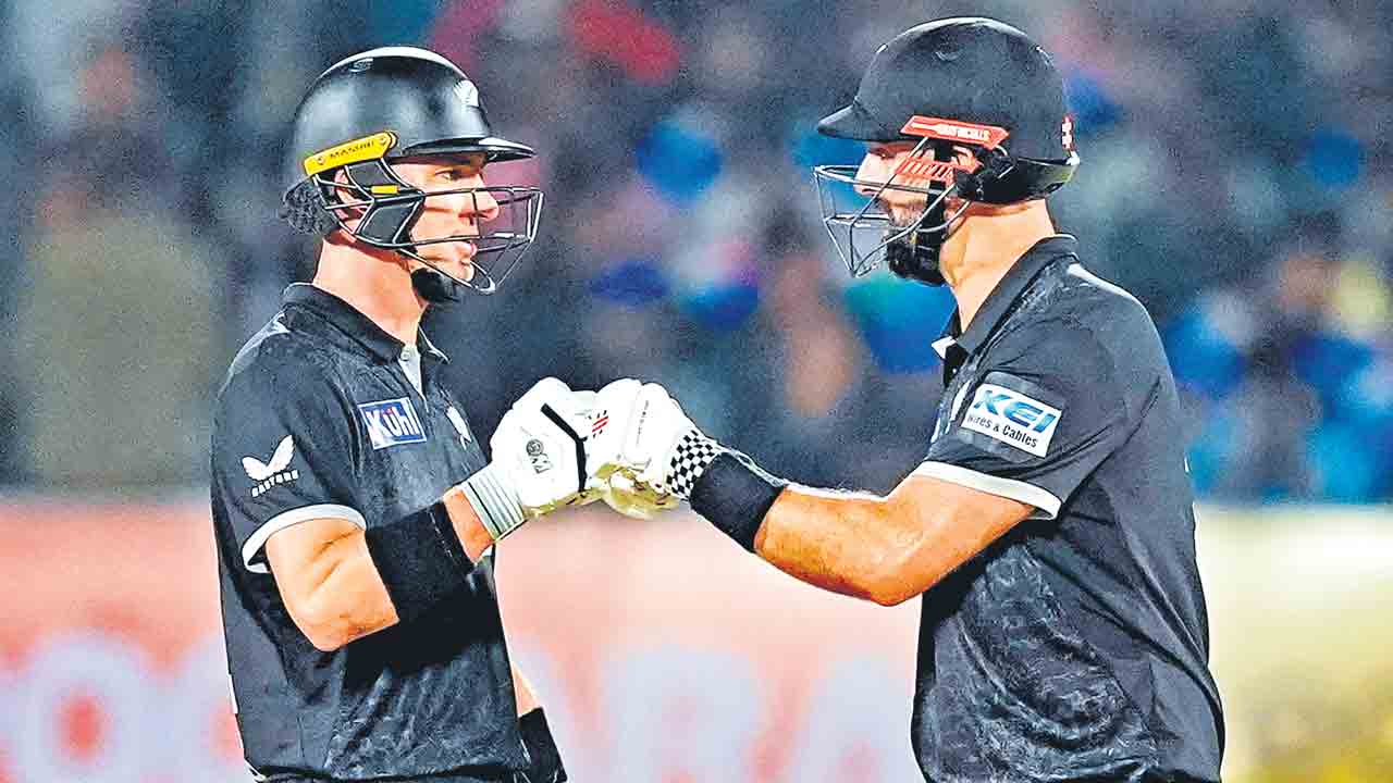 కివీస్‌ రికార్డు విజయం.. మిచెల్‌ సూపర్‌ సెంచరీ