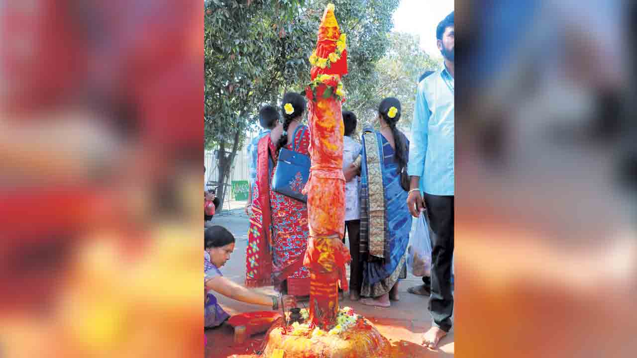 మేడారంలో ఐదో గద్దె.. నాలుగు గద్దెలకు తోడు కొత్తగా మరోటి..