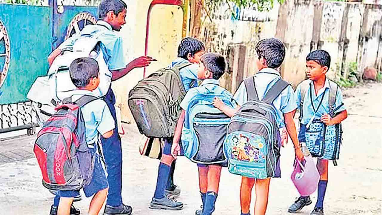 School Fee | రెండేండ్లకోసారి 8% ఫీజుల పెంపు.. అంతకుమించొద్దు!