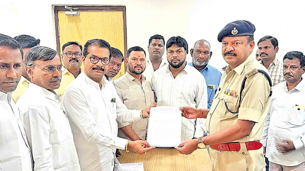 రేవంత్‌పై చర్యలు తీసుకోండి.. రెచ్చగొట్టే వ్యాఖ్యలపై కేసు నమోదు చేయాలి