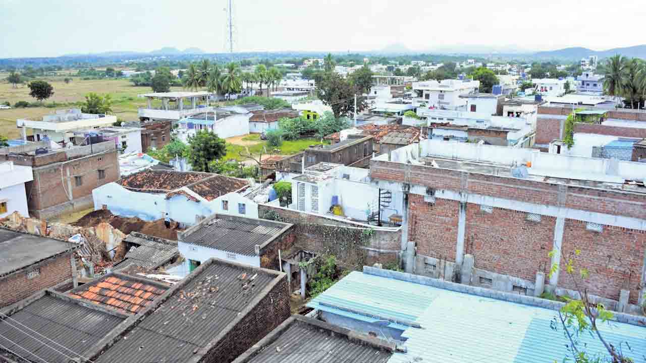 నిషేధిత జాబితాలోకి పేదల ఇండ్లు.. యాదాద్రిలో కాంగ్రెస్‌ సర్కారు దాష్టీకం