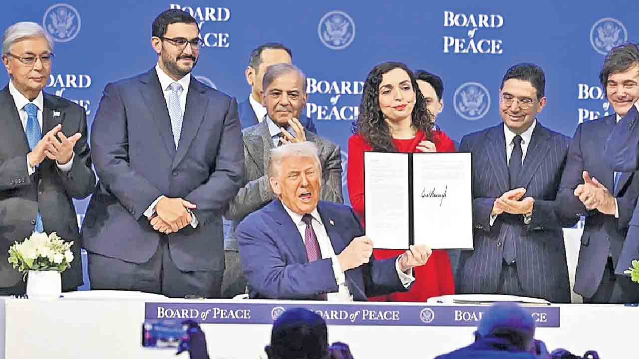 ఆయుధాలు వీడకపోతే అంతమే… హమాస్‌కు డొనాల్డ్‌ ట్రంప్‌ హెచ్చరిక