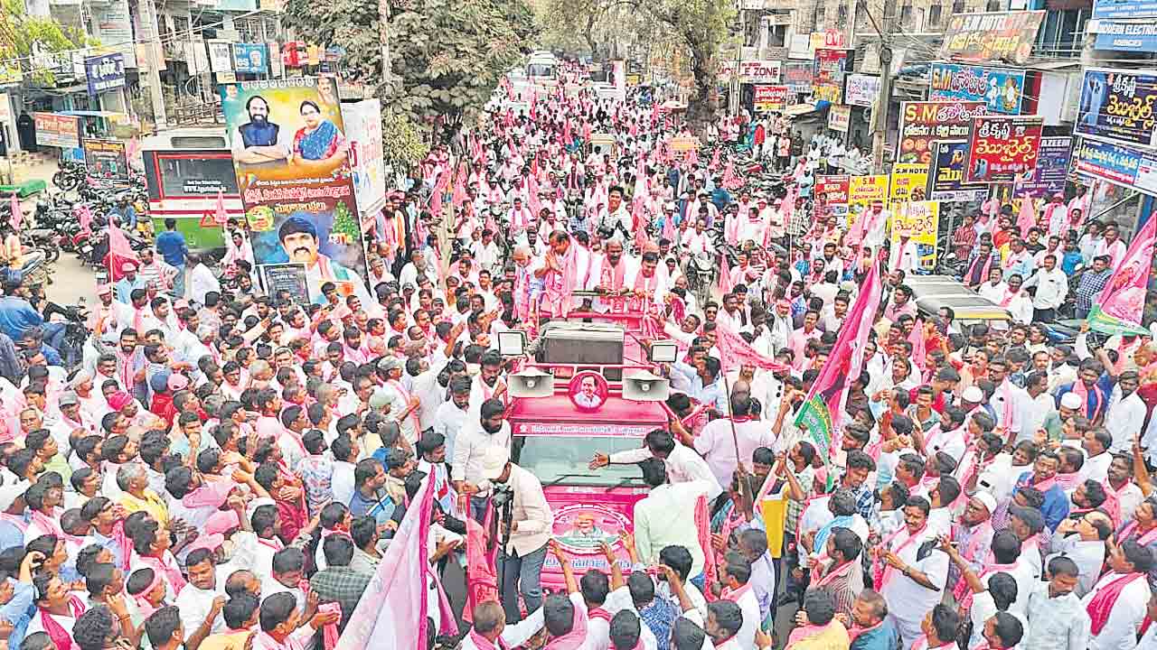 కోదాడలో గూండా రాజ్యం!